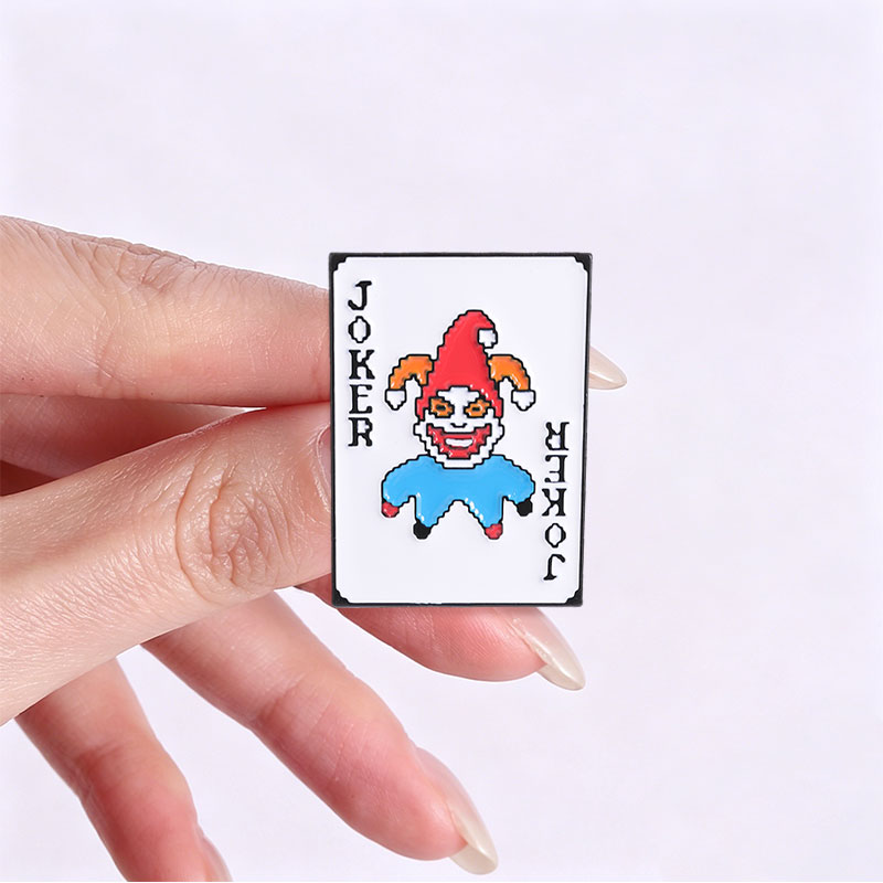 포커 조커 에나멜 핀 픽셀 아트 조커 카드 브로치 라펠 - Joker Gaming Accessories 리뷰 및 가격